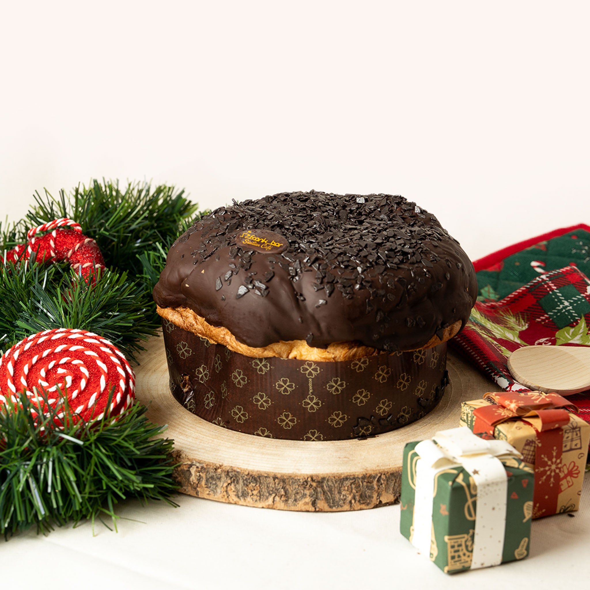 Panettone Artigianale Farcito con Crema al Cioccolato (1.3kg)
