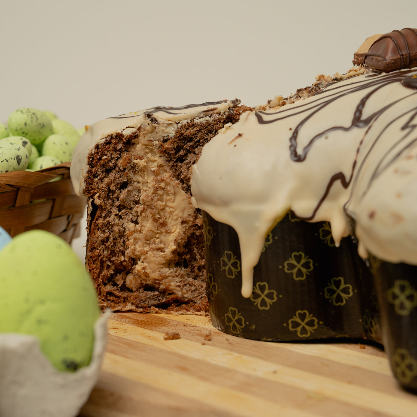 SuperBueno Gefüllte Artisan Colomba (1,3 kg)