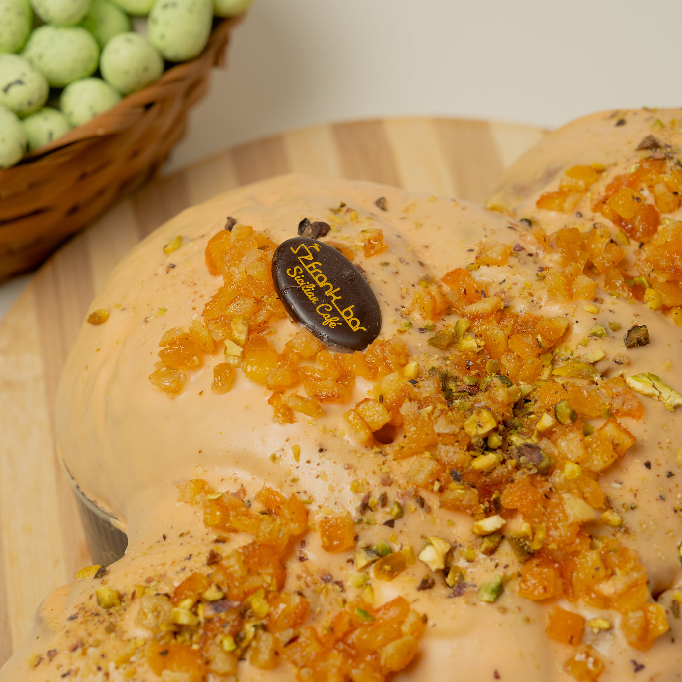 Handwerklich hergestellte Colomba gefüllt mit Orangencreme (1,3 kg)