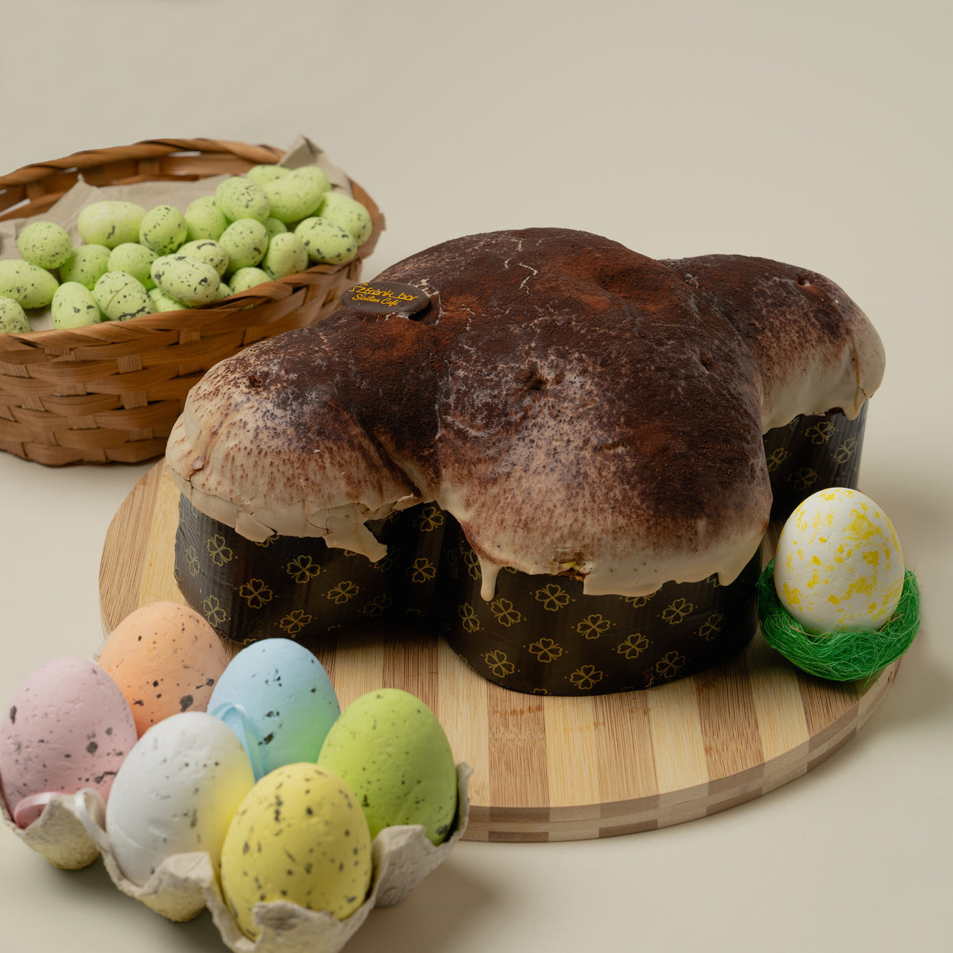 Handwerklich hergestellte Colomba gefüllt mit Tiramisu (1,3 kg)