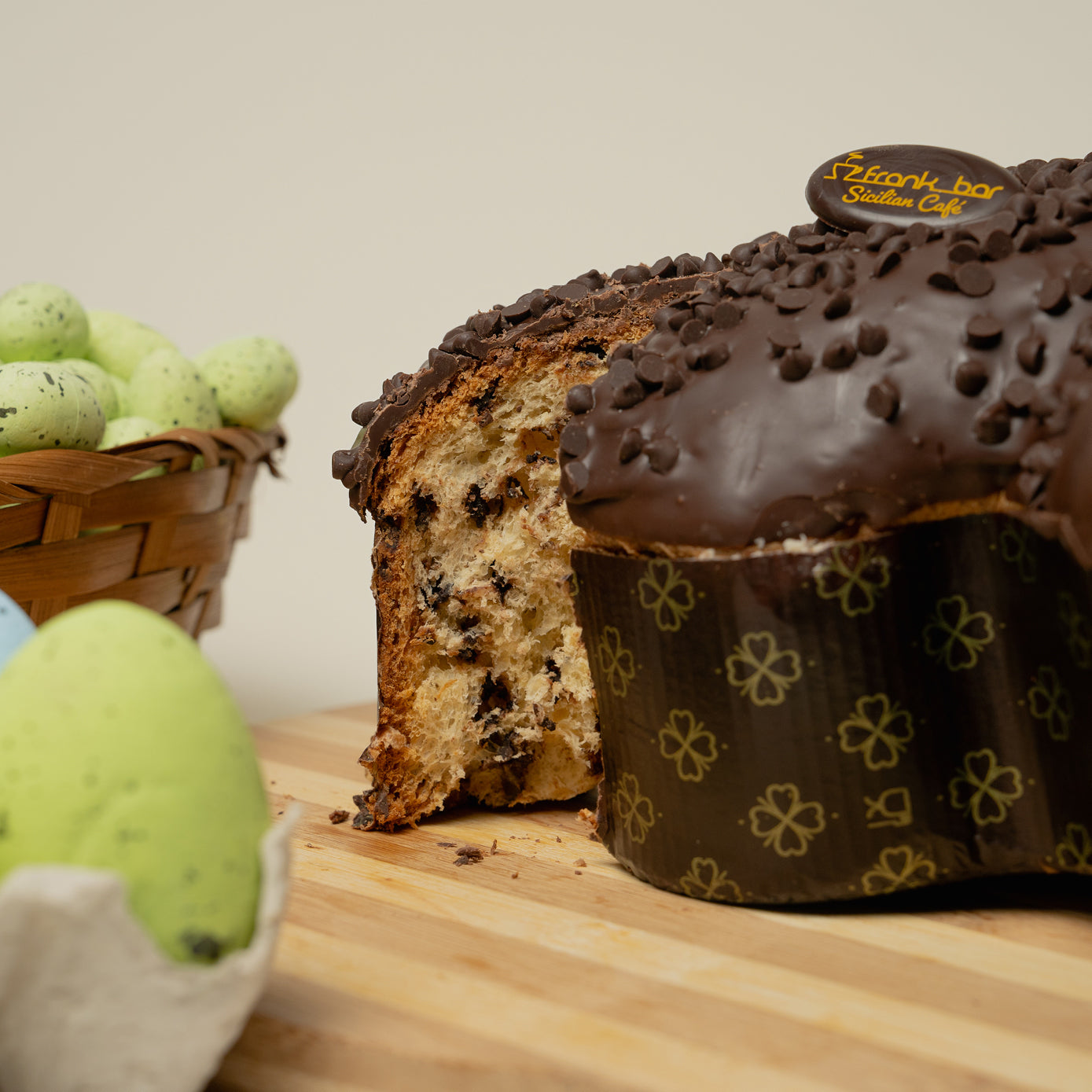 Handwerklich hergestellte Colomba gefüllt mit Schokoladenstückchen (1 kg)