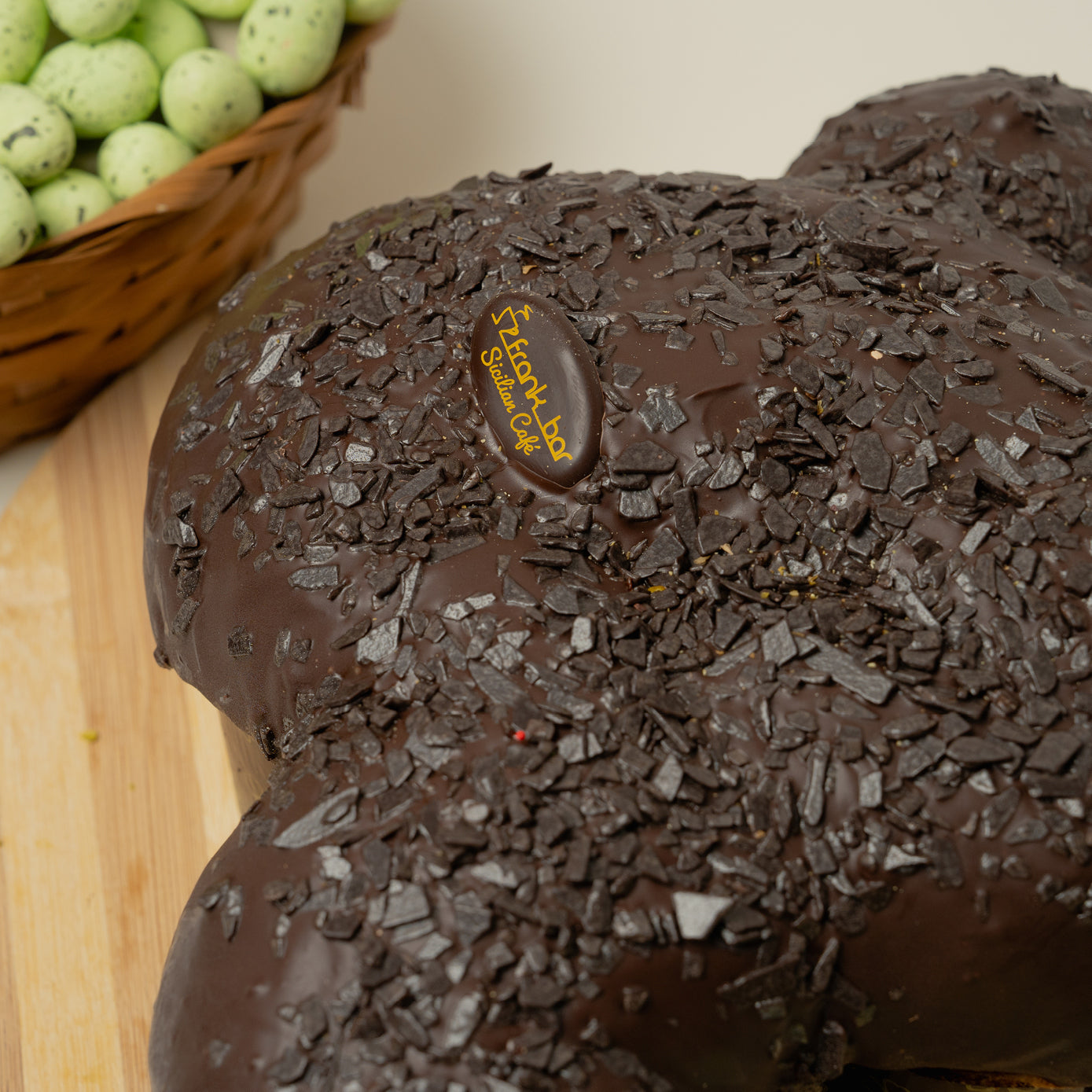 Handwerklich hergestellte Colomba gefüllt mit Schokoladencreme (1,3 kg)