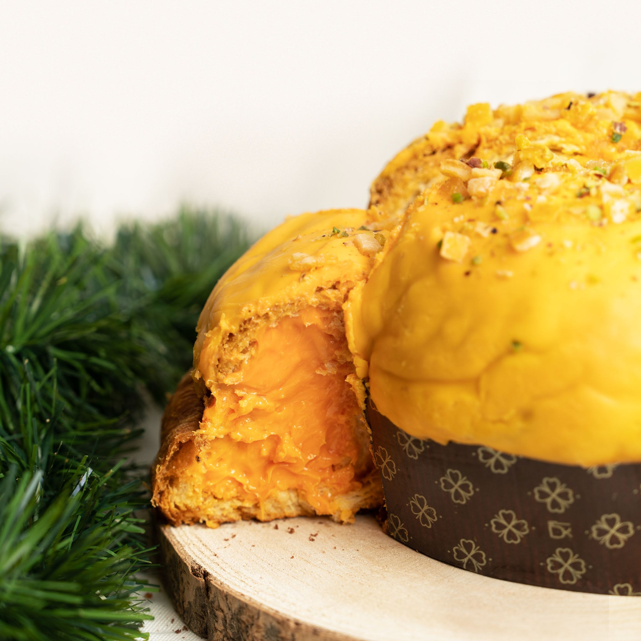 Panettone Artigianale Farcito con Crema all'Arancia (1.3kg)