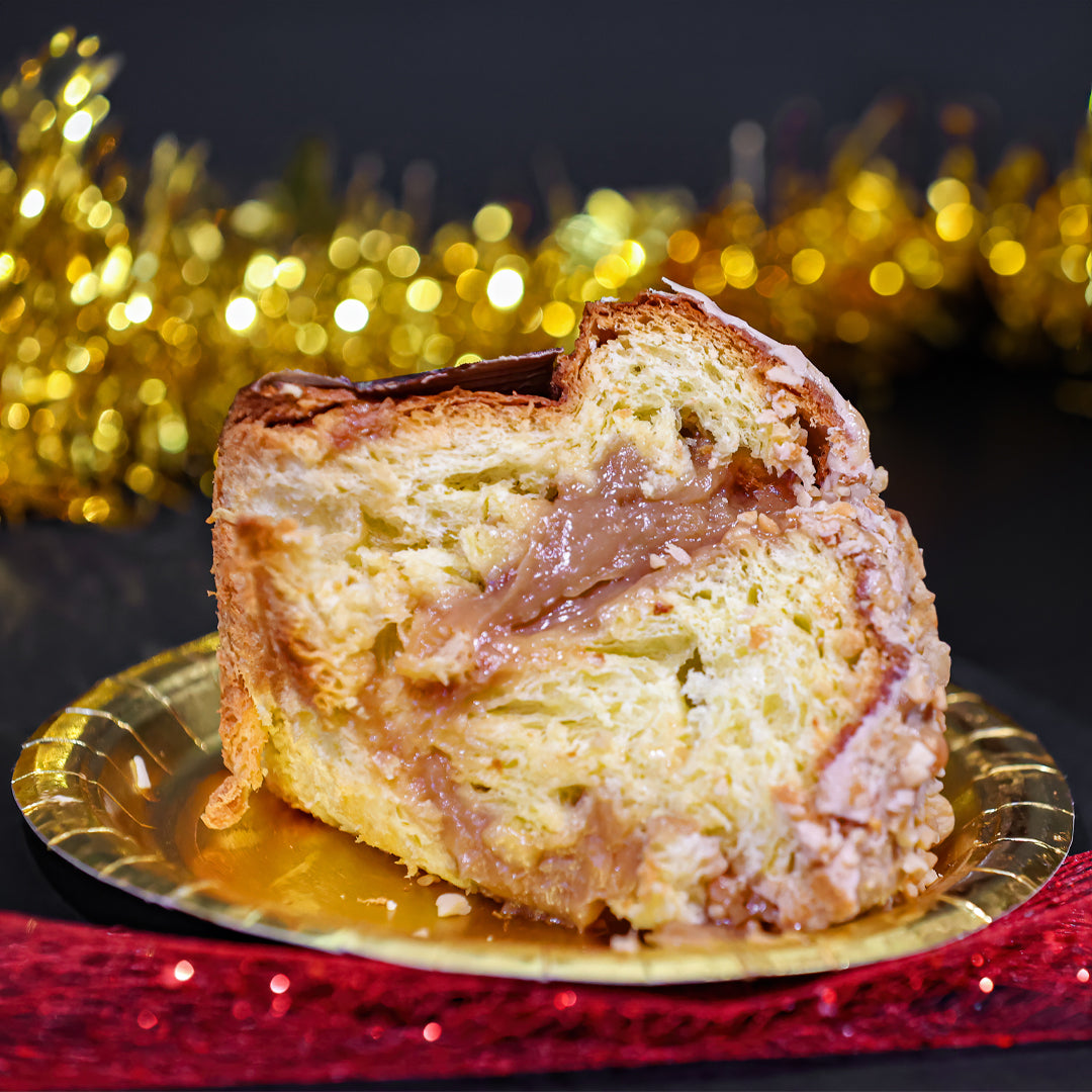 Panettone Artigianale Farcito con Crema alla Nocciola (1.4kg)